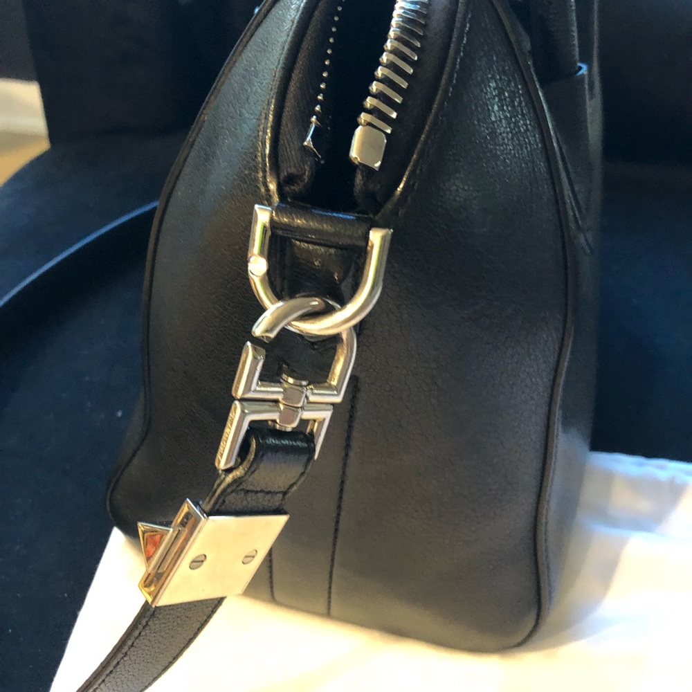 Givenchy medium antigona bag